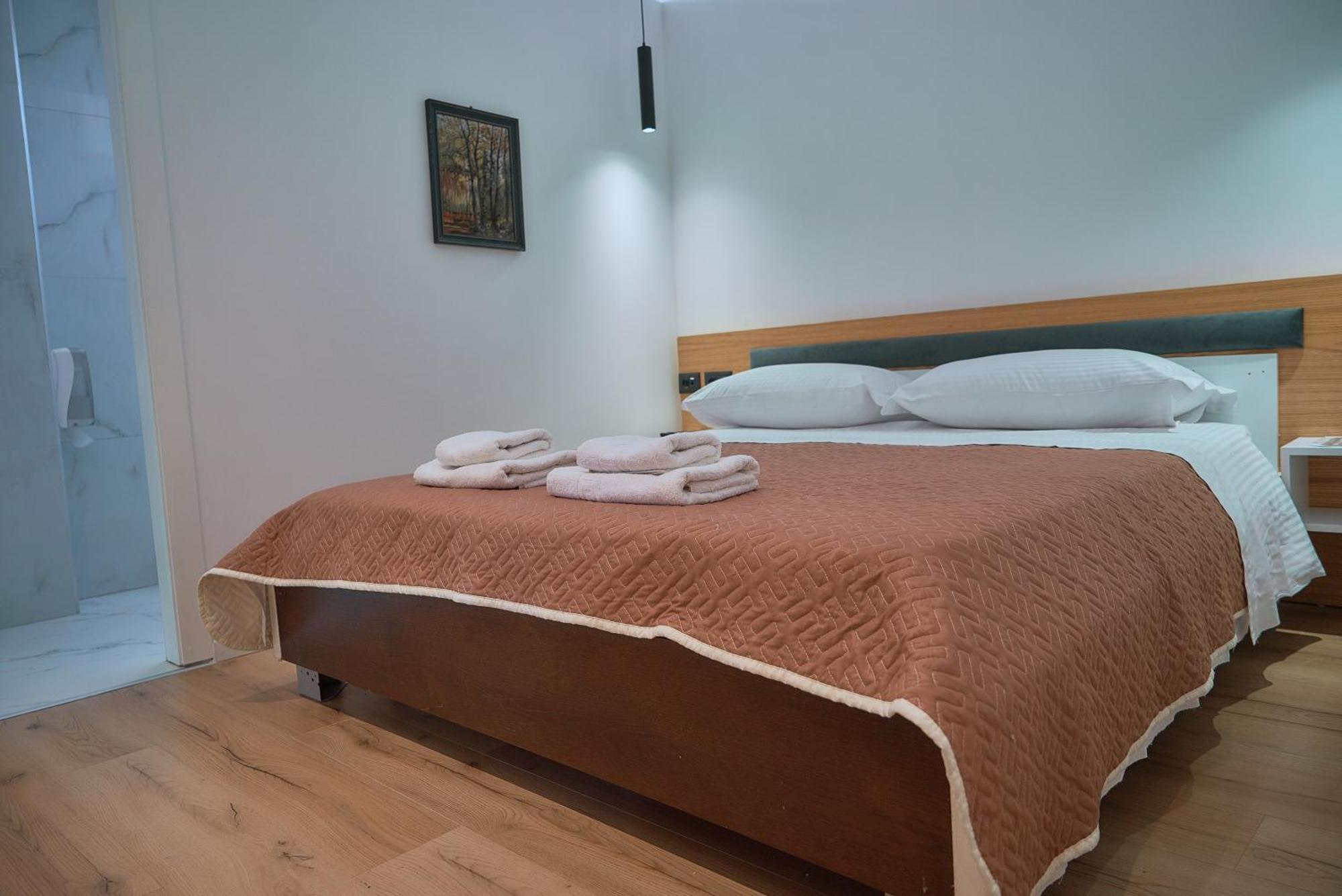 Kalpazo Inn Tiranë Eksteriør bilde