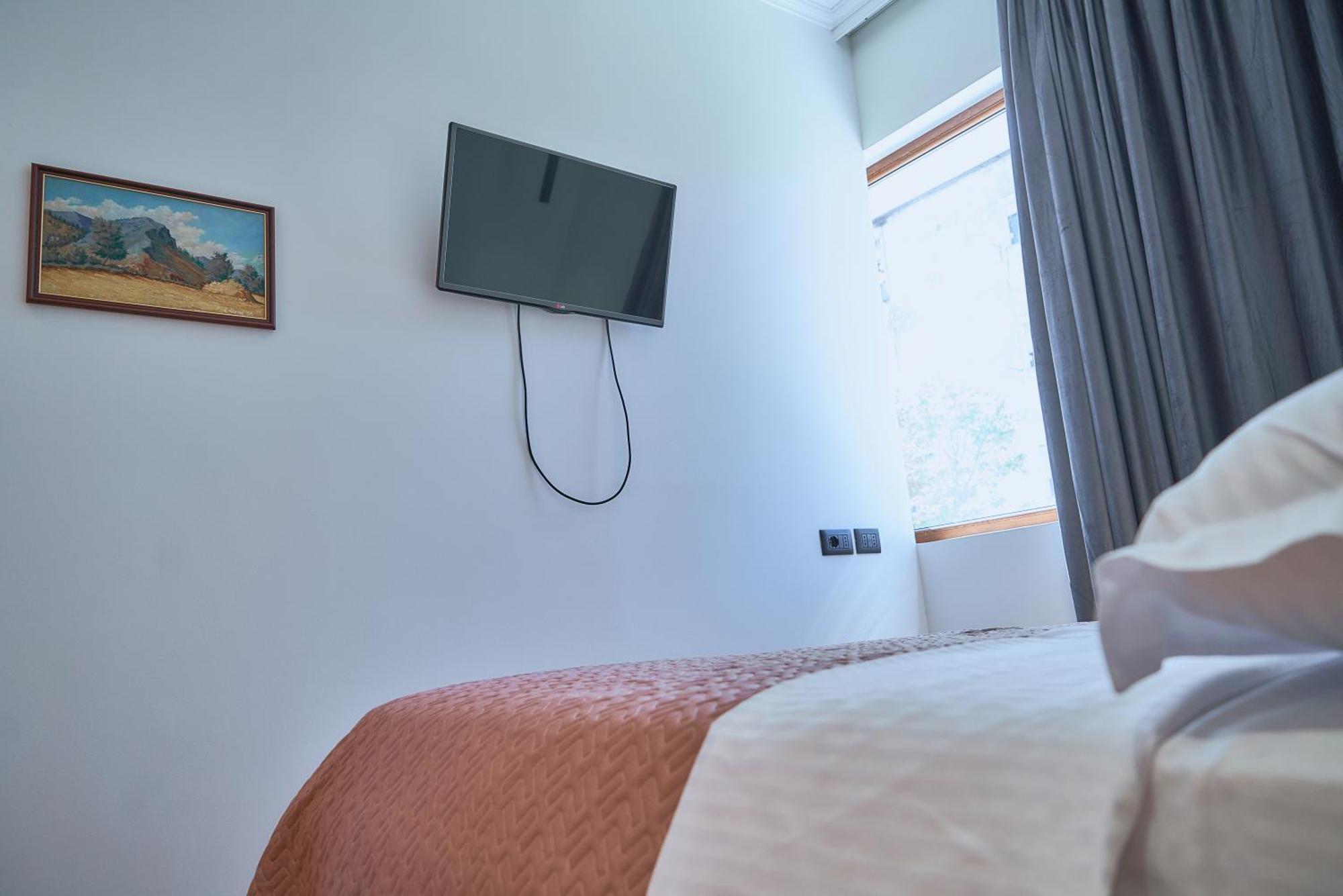 Kalpazo Inn Tiranë Eksteriør bilde